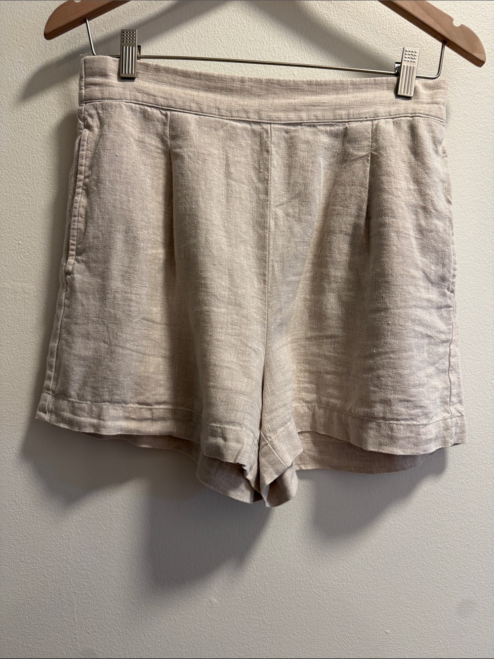 Madewell High-Waist Linen-Blend Shorts in Light Tan